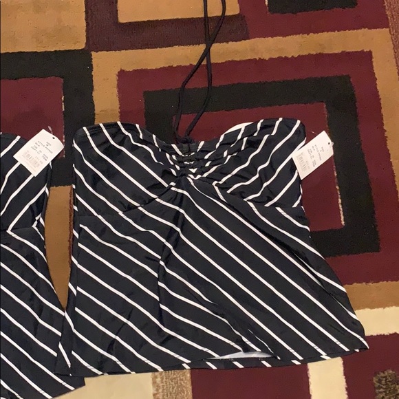 Tops - Picture 3 of 4